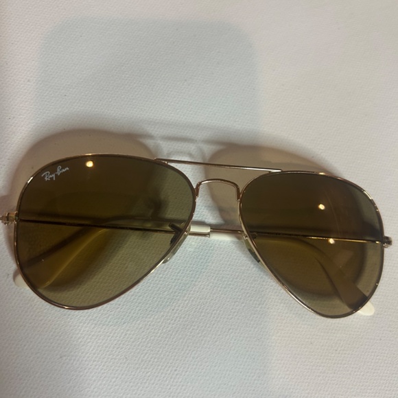 Ray Ban Aviator Sunglasses - Picture 4 of 8